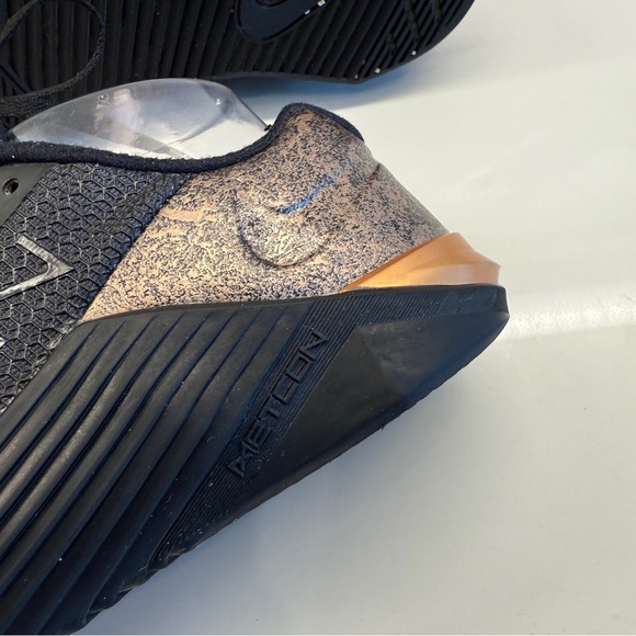 Nike Women's Metcon 5 Training Shoes Black Rose Gold 8.5 Gym Workout Low Top - Picture 11 of 13